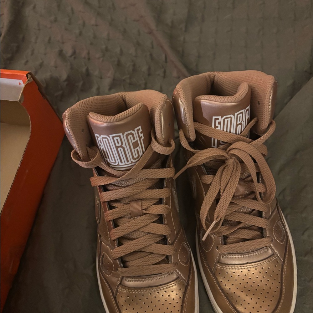 Nike Tan Sneakers
